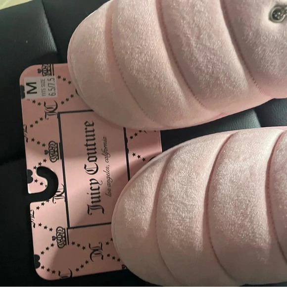 Juicy Couture Pink Puffer Slippers Plush Faux Fur Indoor Shoes Size 6.5/7.5 NWT - Picture 6 of 7